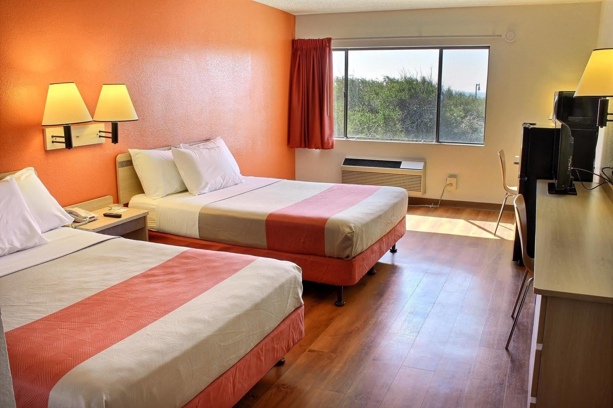 Motel 6 San Simeon, Ca - Hearst Castle Area Exterior photo